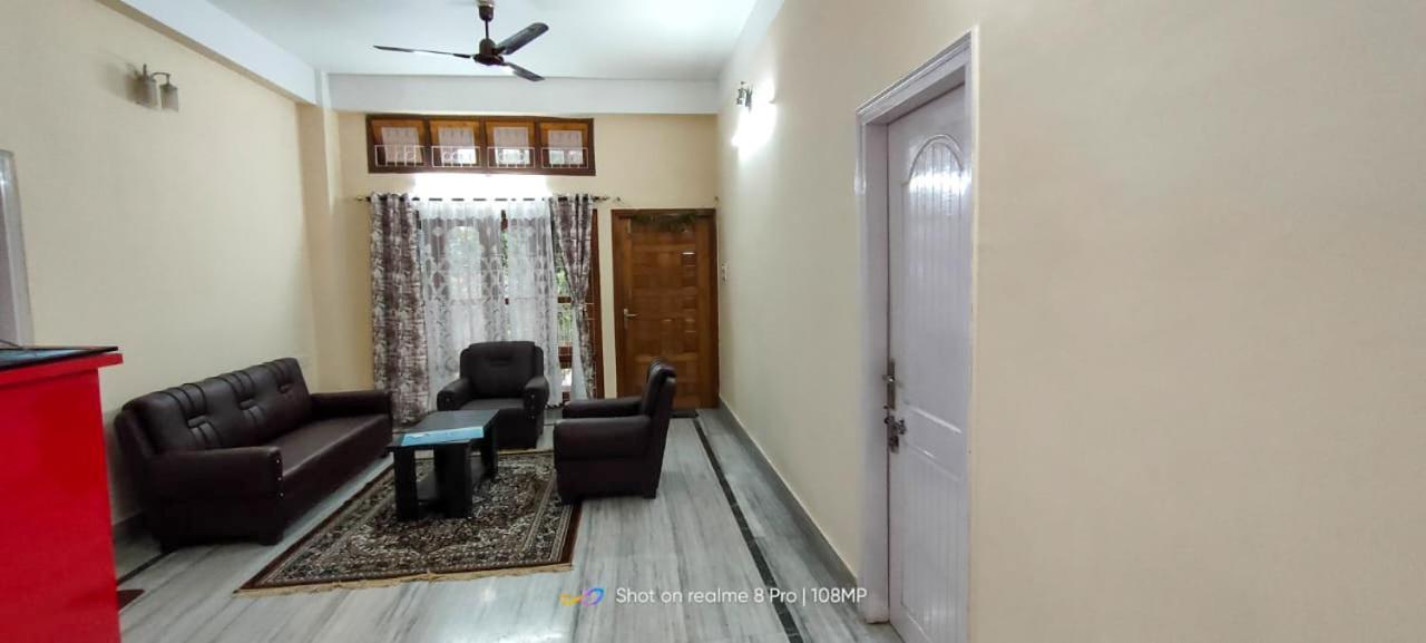 Green Vista Homestay Guwahati Esterno foto