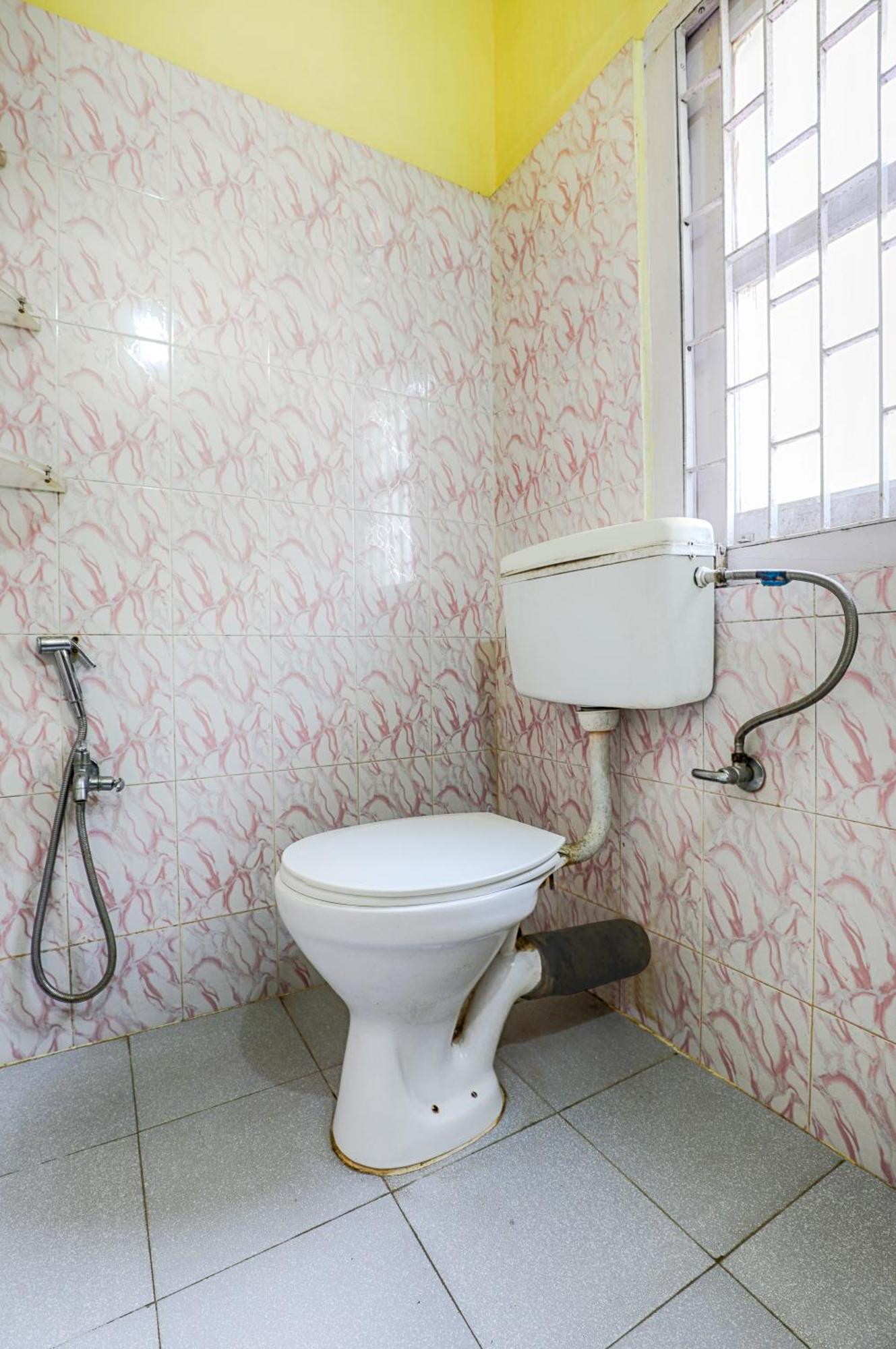 Green Vista Homestay Guwahati Esterno foto