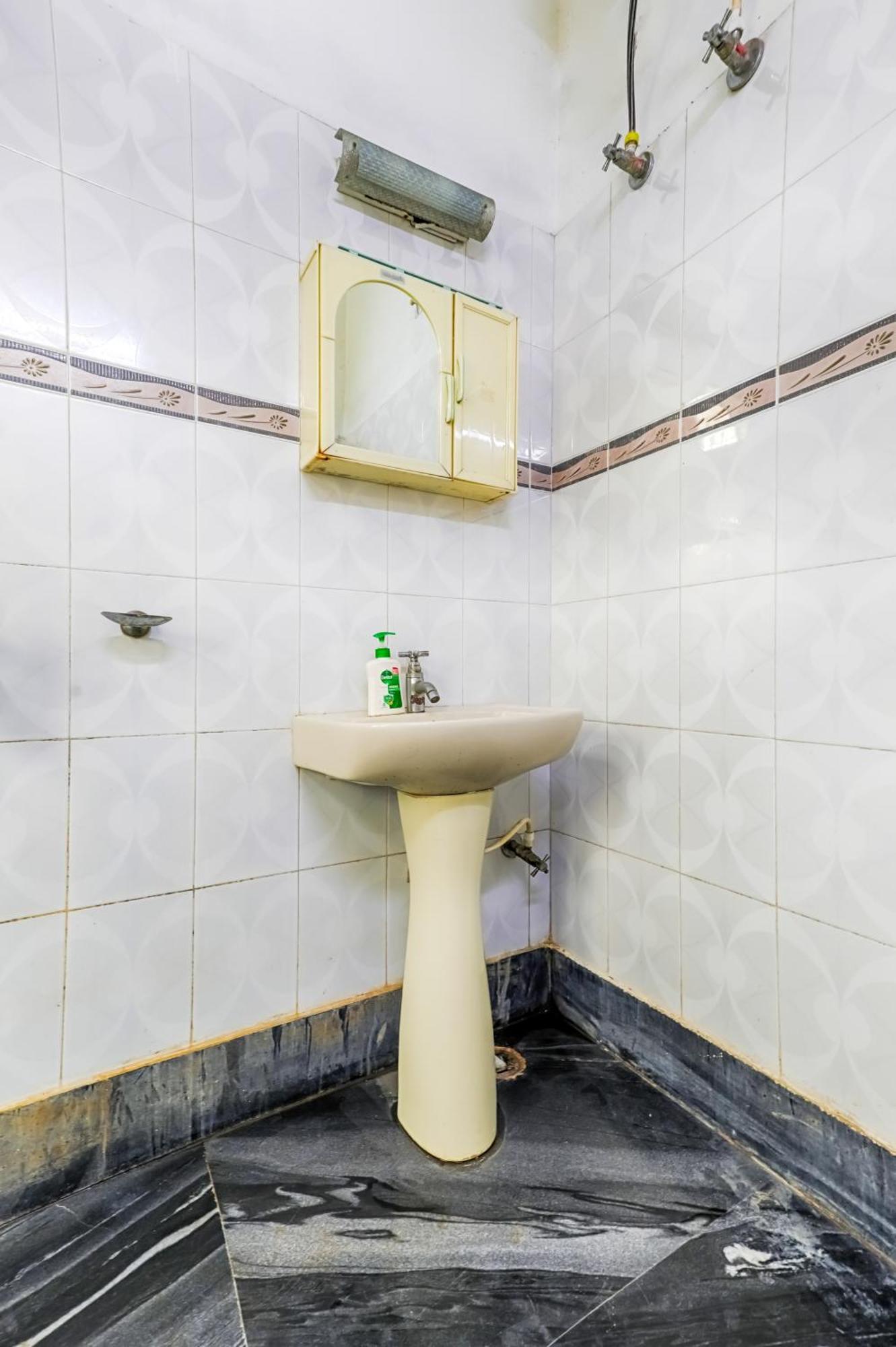 Green Vista Homestay Guwahati Esterno foto